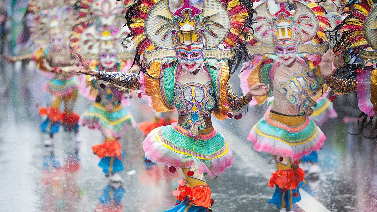 Festivalul MassKara din Bacolod - sarbatoarea mastilor zambitoare